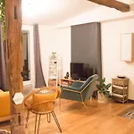 Beautiful apartment near République